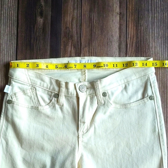 Rock & Republic Cream Straight Leg Jeans - Picture 9 of 12